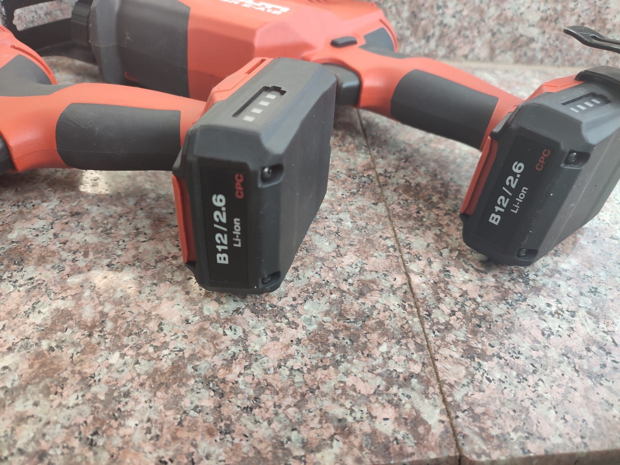 Hilti ferestrau sabie pe acumulator