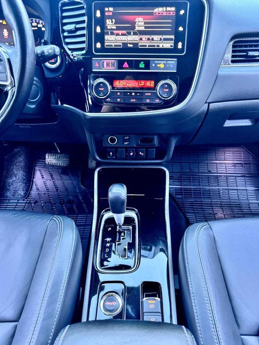 Mitsubishi Outlander 2.0i 4WD Instyle CVT AS&G S46