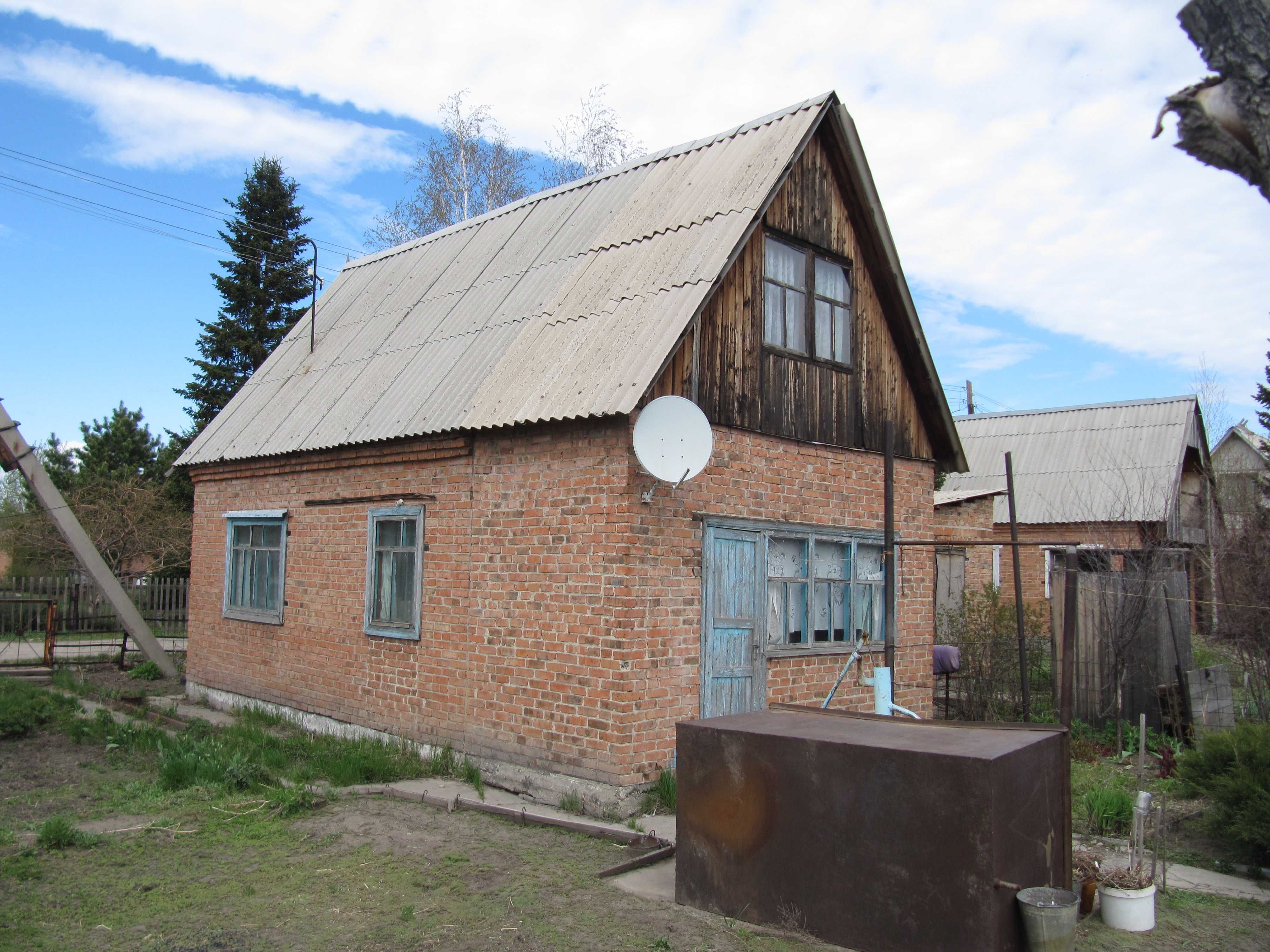 Дача с кирпичн домом в Родничке за понтонным мостом