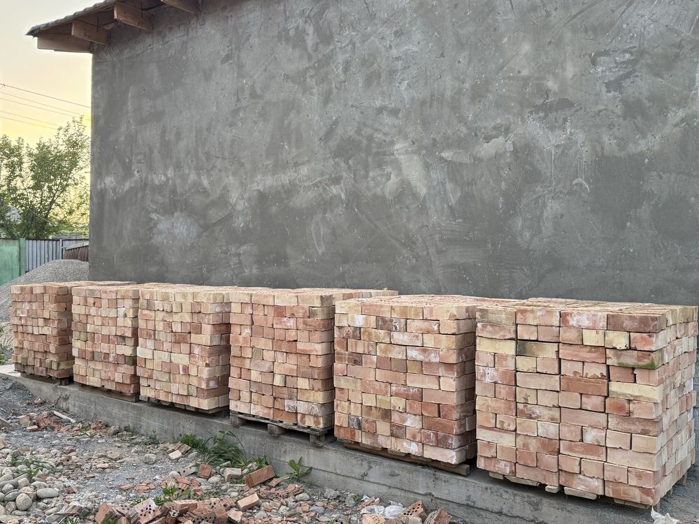 Продам кирпич полторашка