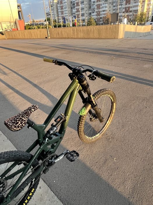 Bicicleta DH commencal furious