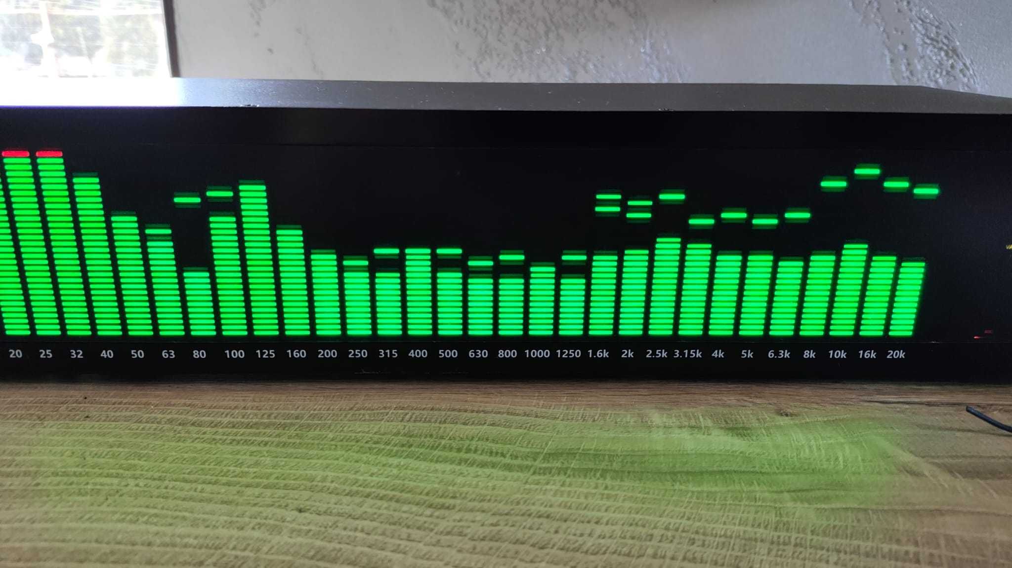 Digital Spectrum Analyzer cu intrare XLR/RCA egalizator grafic display