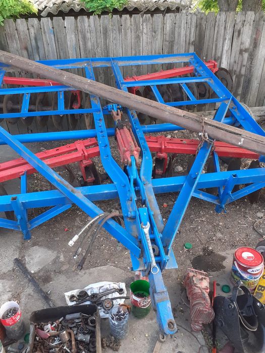 Vând combinator cu 2 baterii în fata 11000 lei