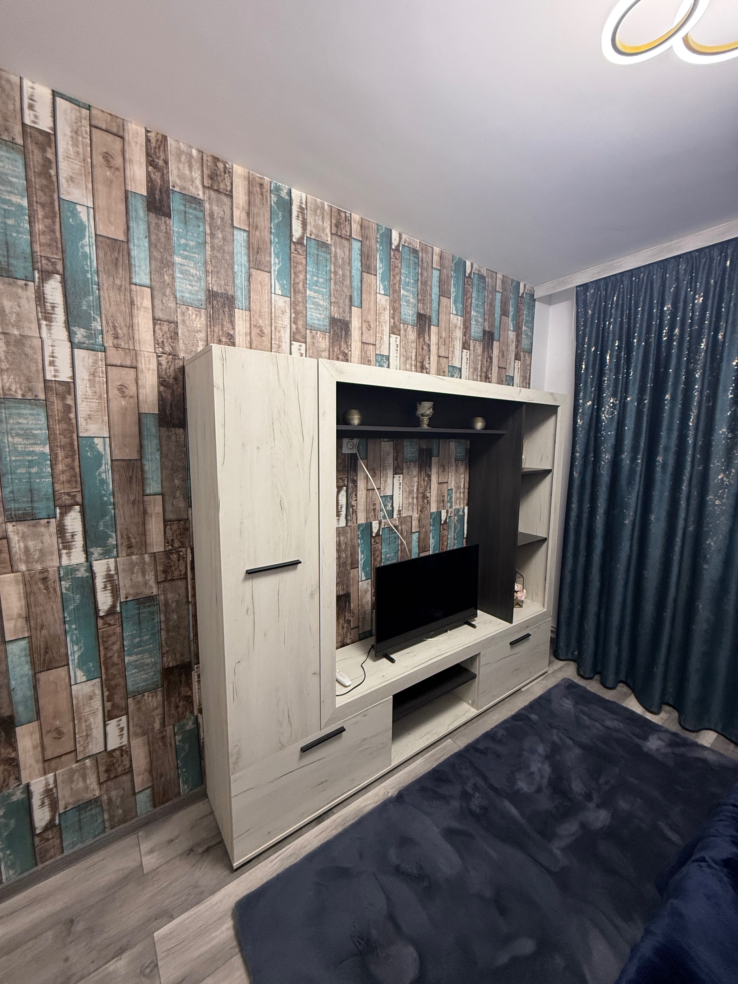 VÂND Apartament cu 3 camere in Simeria