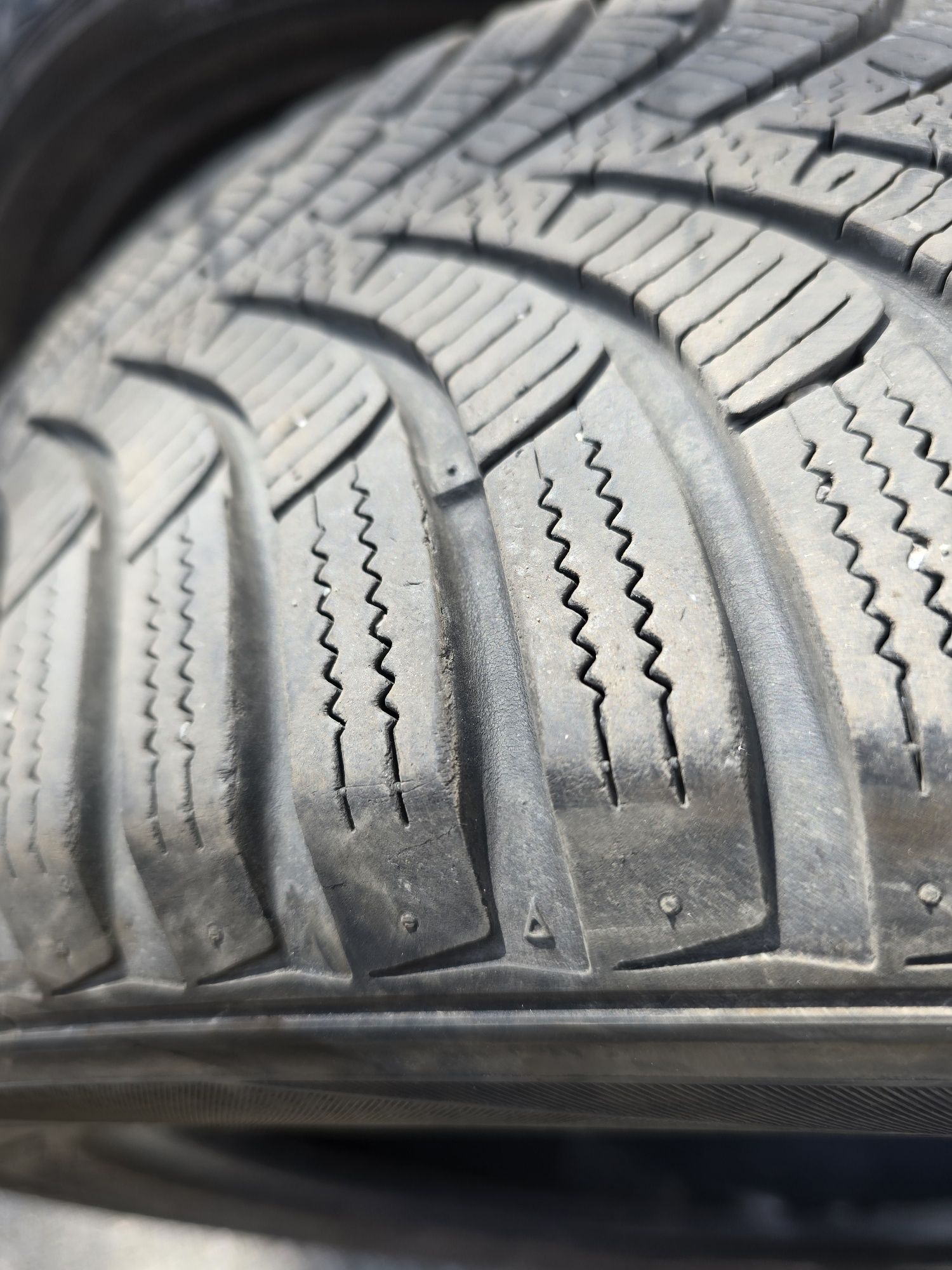 Продавам 4бр. Зимни гуми Hankook 205/55/R16