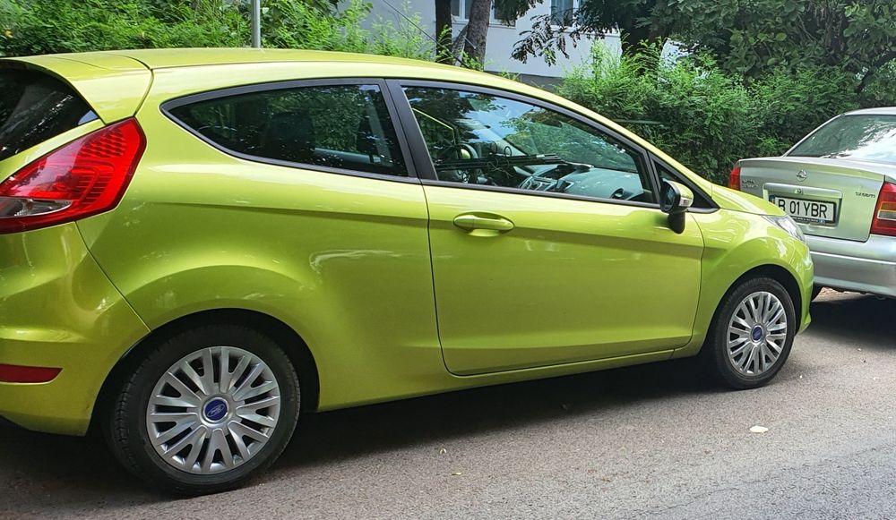 Ford Fiesta 160000 km, GPL, nefumător, AC, 8 anvelope iarna + vară