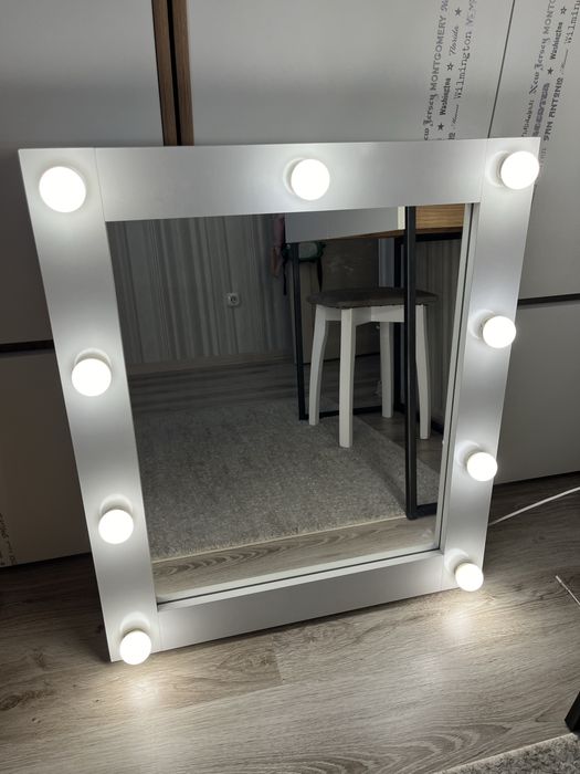 Зеркало с подсветкой