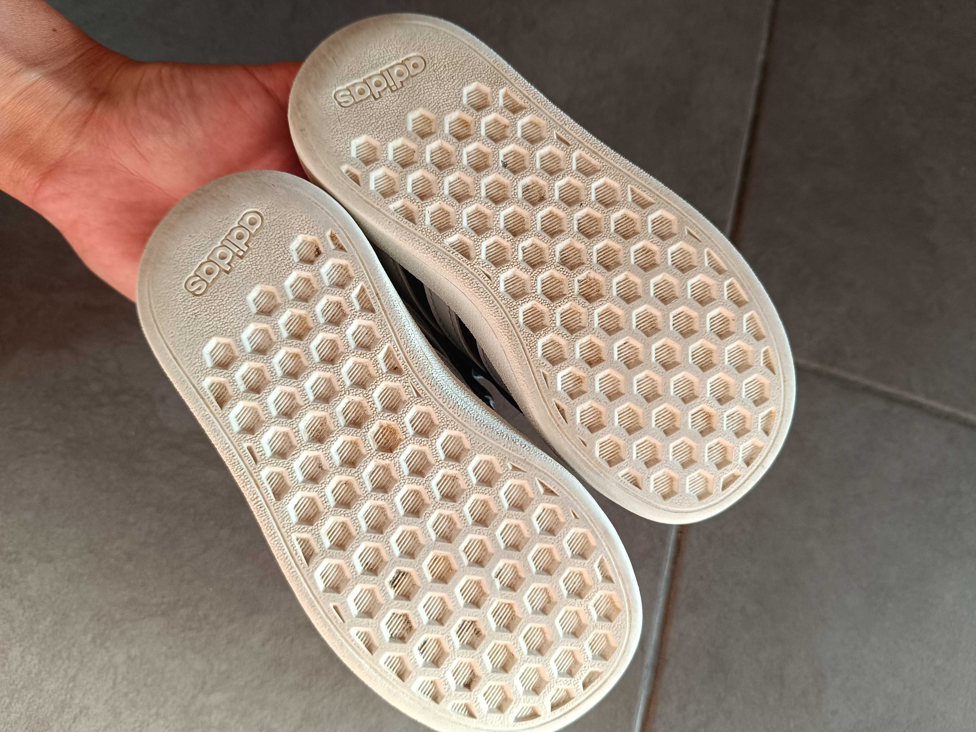 Маратонки за момче Adidas 24 номер