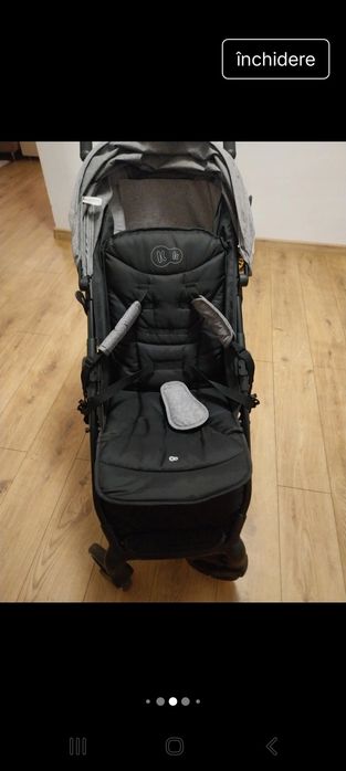 Cărucior gri aproape nou