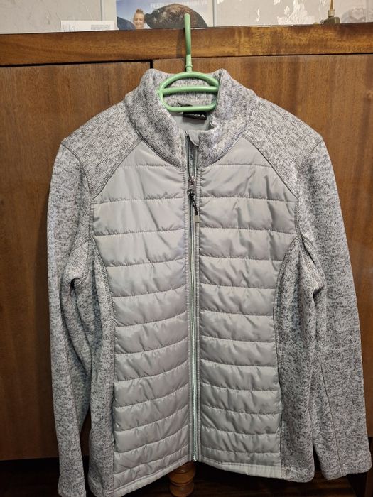 Дамска жилетка сива,обличана 2 пъти.