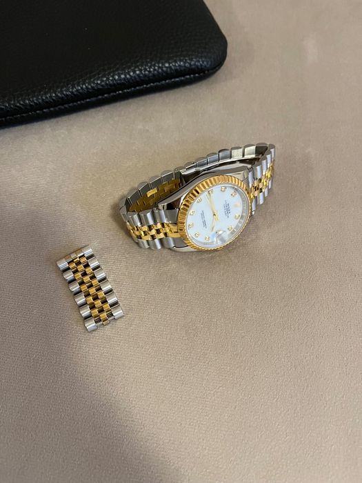 Дамски часовник Ролекс нов