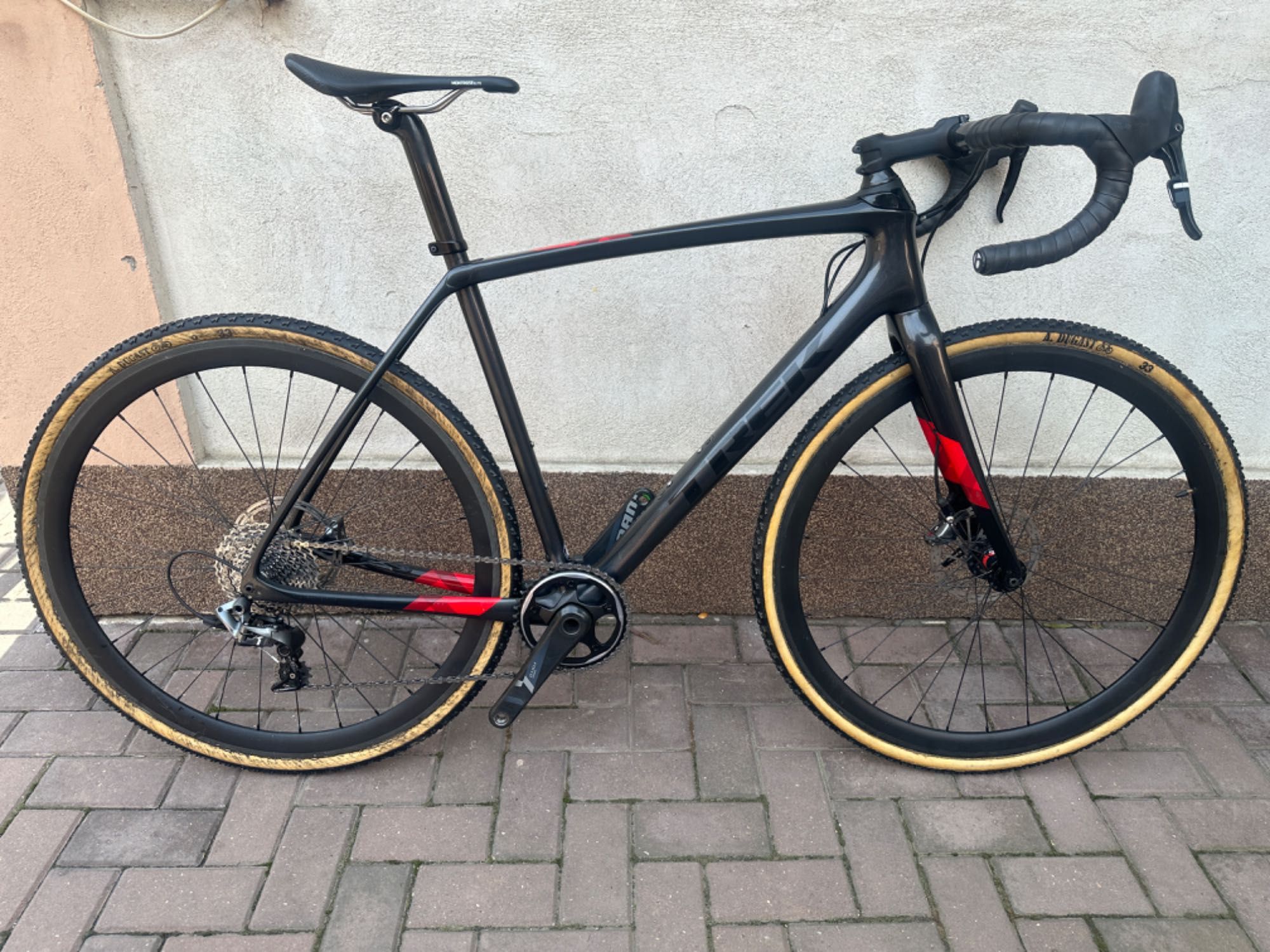 Bicicleta gravel Trek full carbon