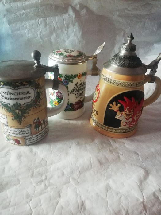 Vând halbe pentru bere