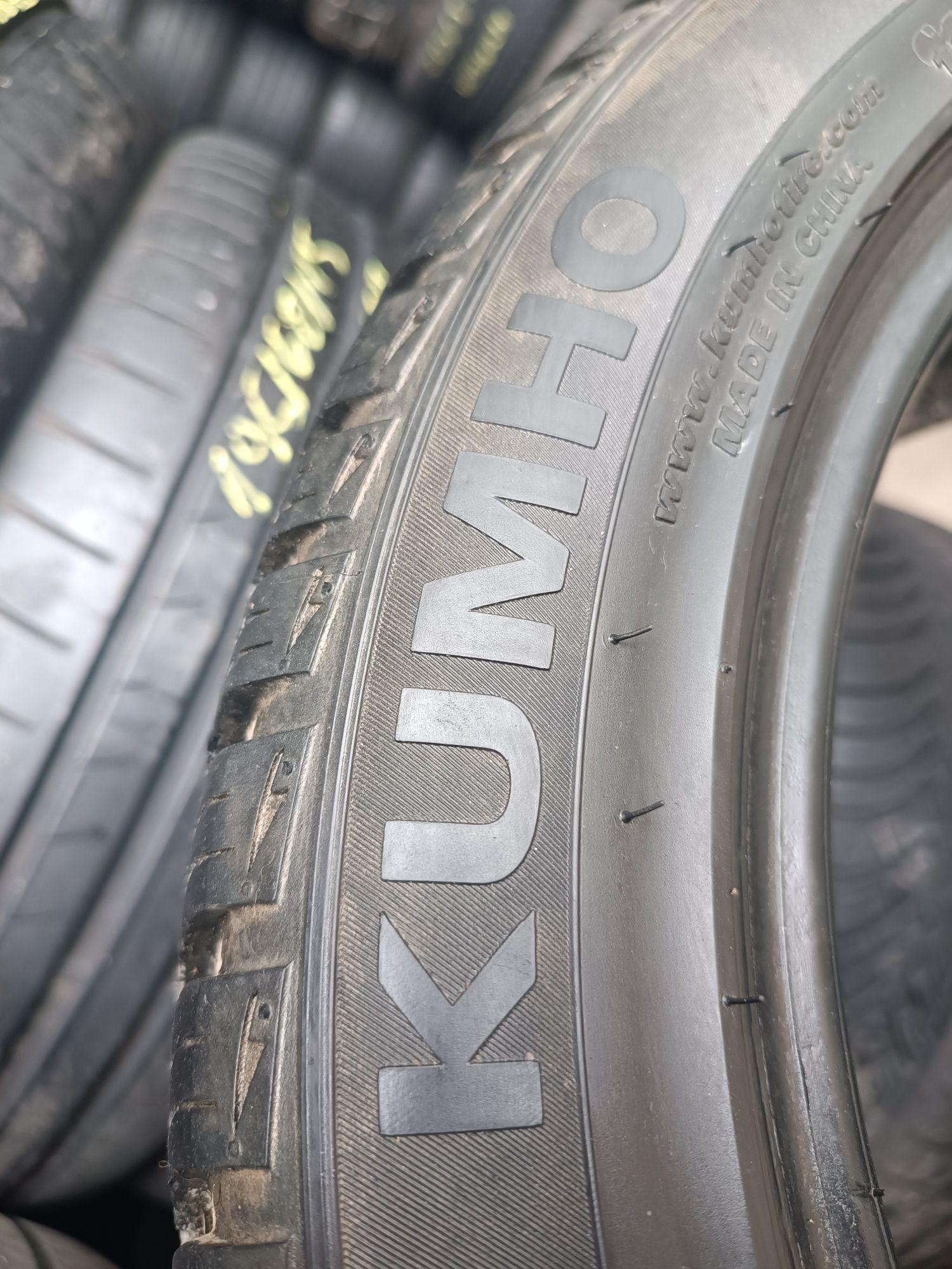 185/55/15 Kumho .