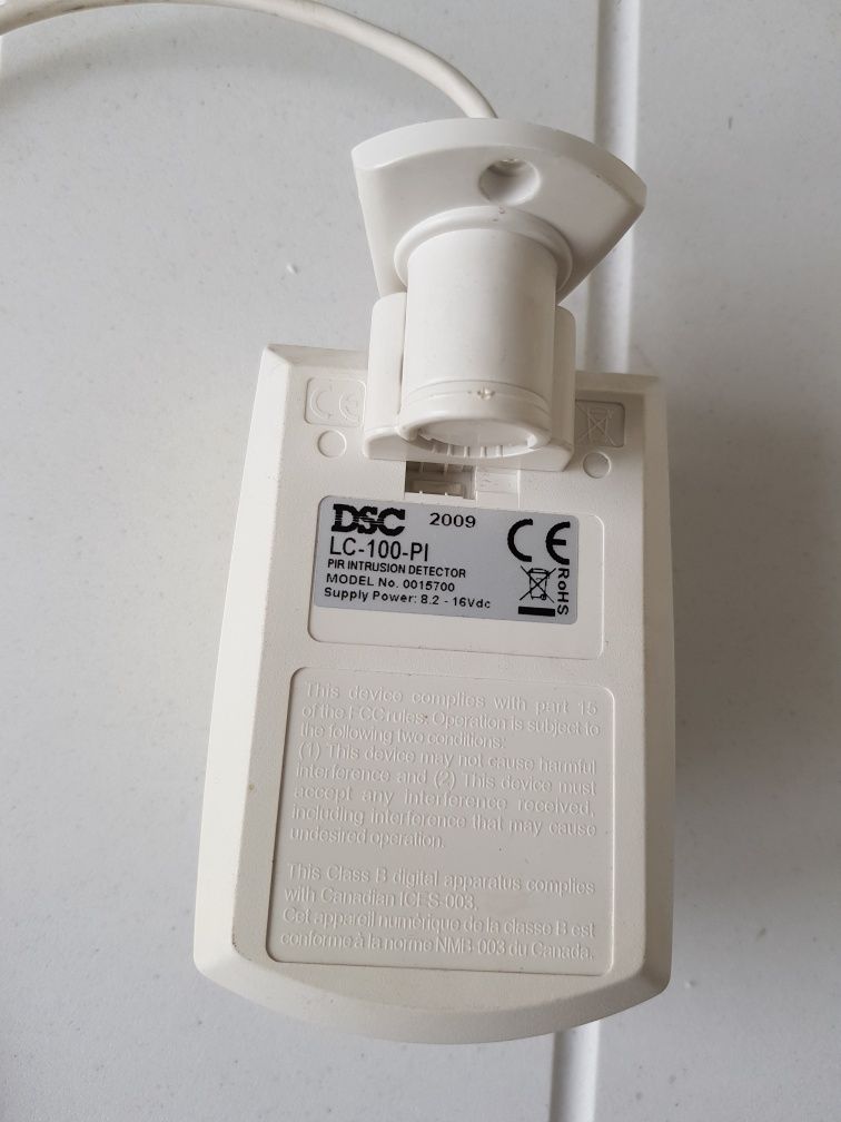 Senzor de miscare DSC LC-100-PI pentru sisteme de alarma cablate