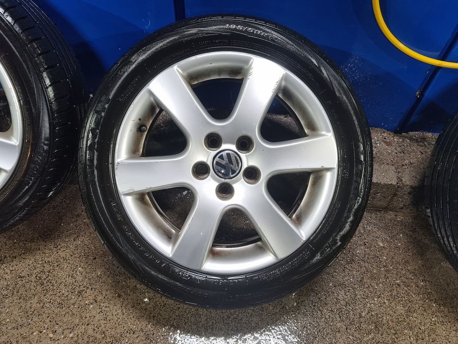 Гуми и джанти оригинални VW 15"