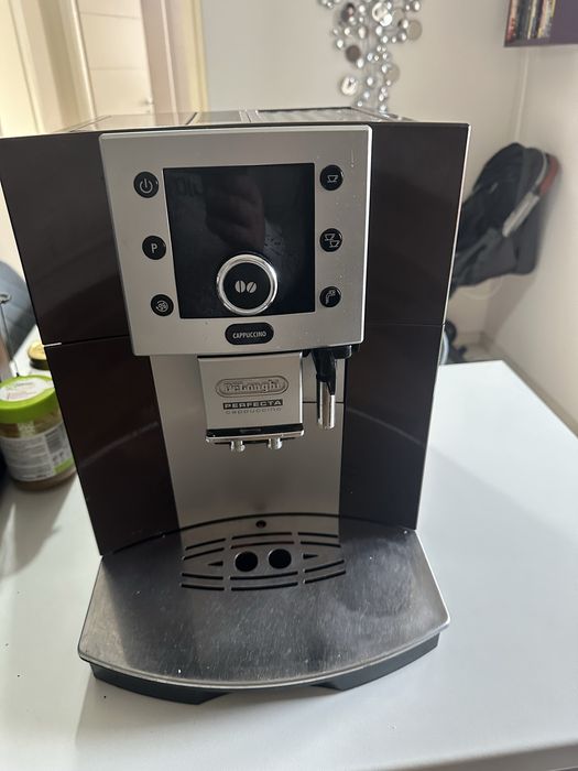 Espresssor delonghi