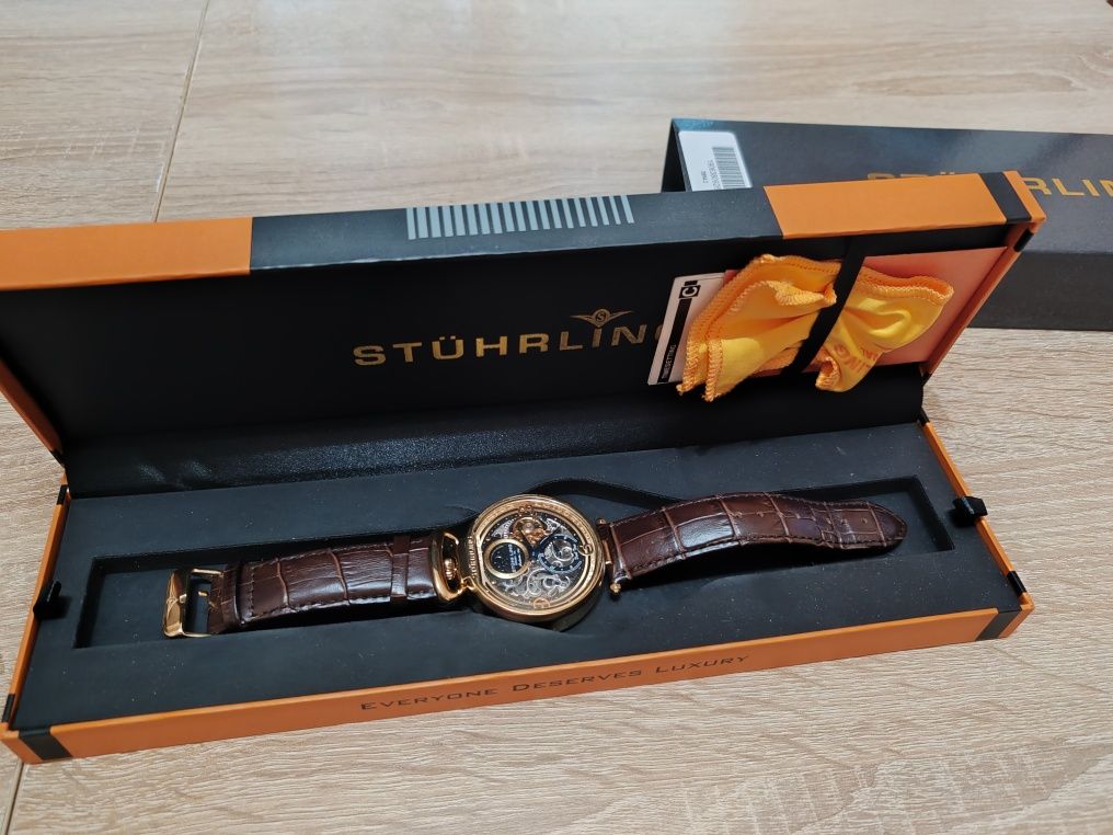 Часовник Stuhrling