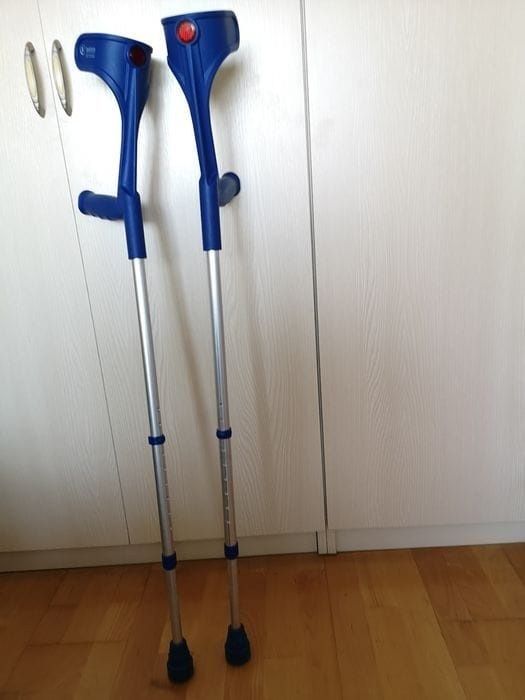 Set carje antebrat aluminiu reglabile ortopedice omologate