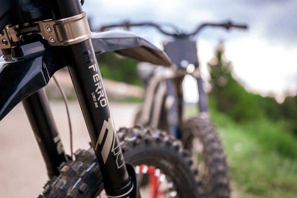 NOU! Furca EXT Ferro USD pentru Sur-Ron / Talaria