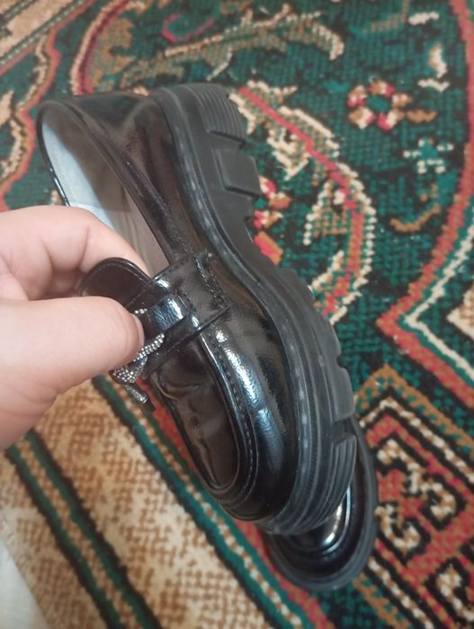 Продам детскую обувь