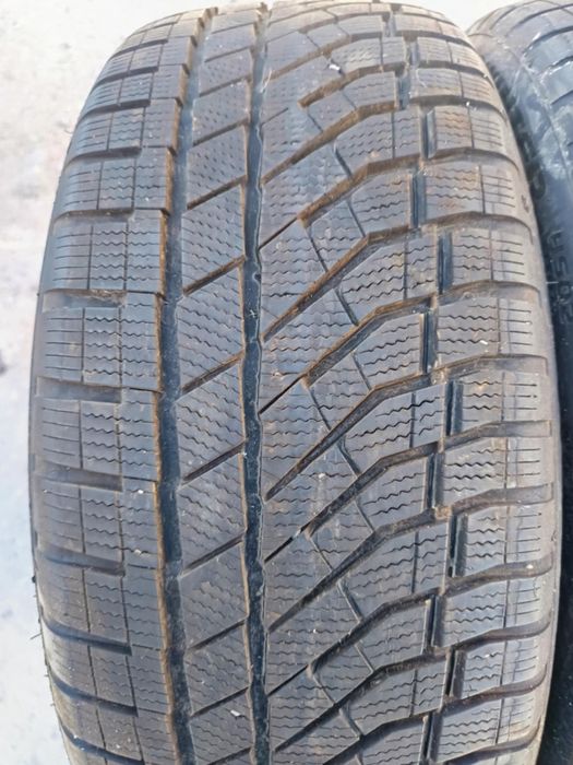 235/45/19 2броя Falken Гумите са в перфектно състояние,неразличими от