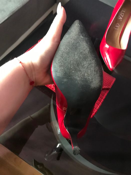 Елегантни обувки с ток