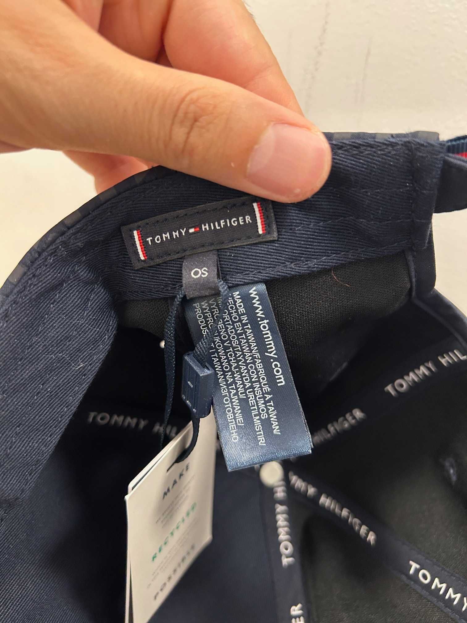 Оригинална шапка Tommy Hilfiger | нова с етикети | тъмносин