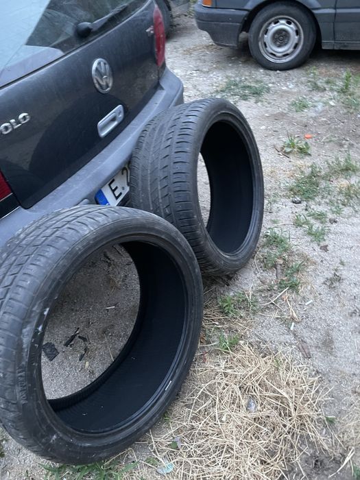 Гуми 2бр - 285/35/22