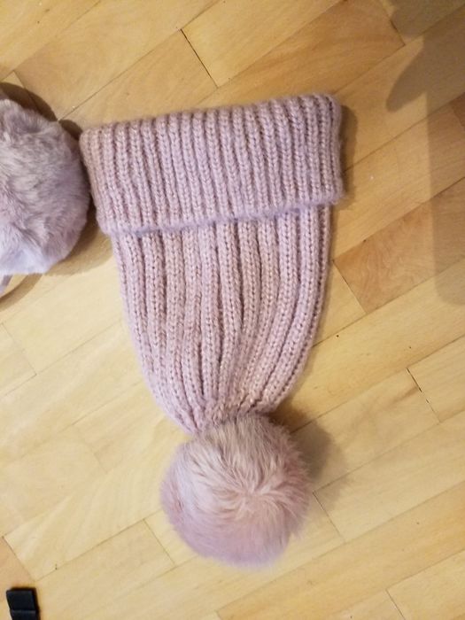 Căciulă H&M și aparatoare urechi blanita H&M. Noi.