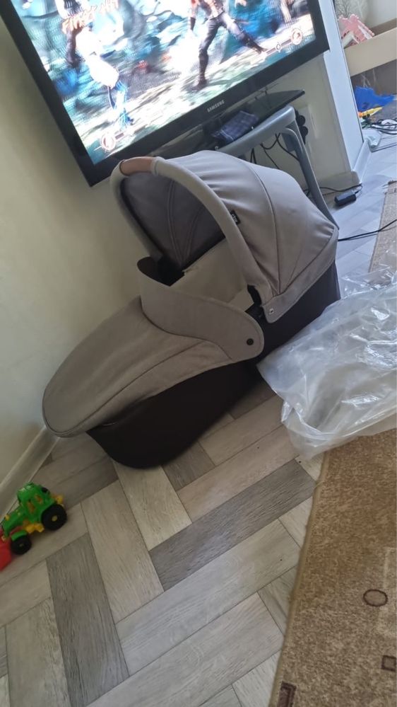 Продаю коляску CBX 2в1