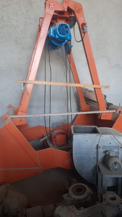 Грейфер 1,6 м3 моторный