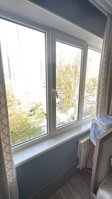 Пластиковое окно. Германское производсво. Подоконик. Сложный замок.