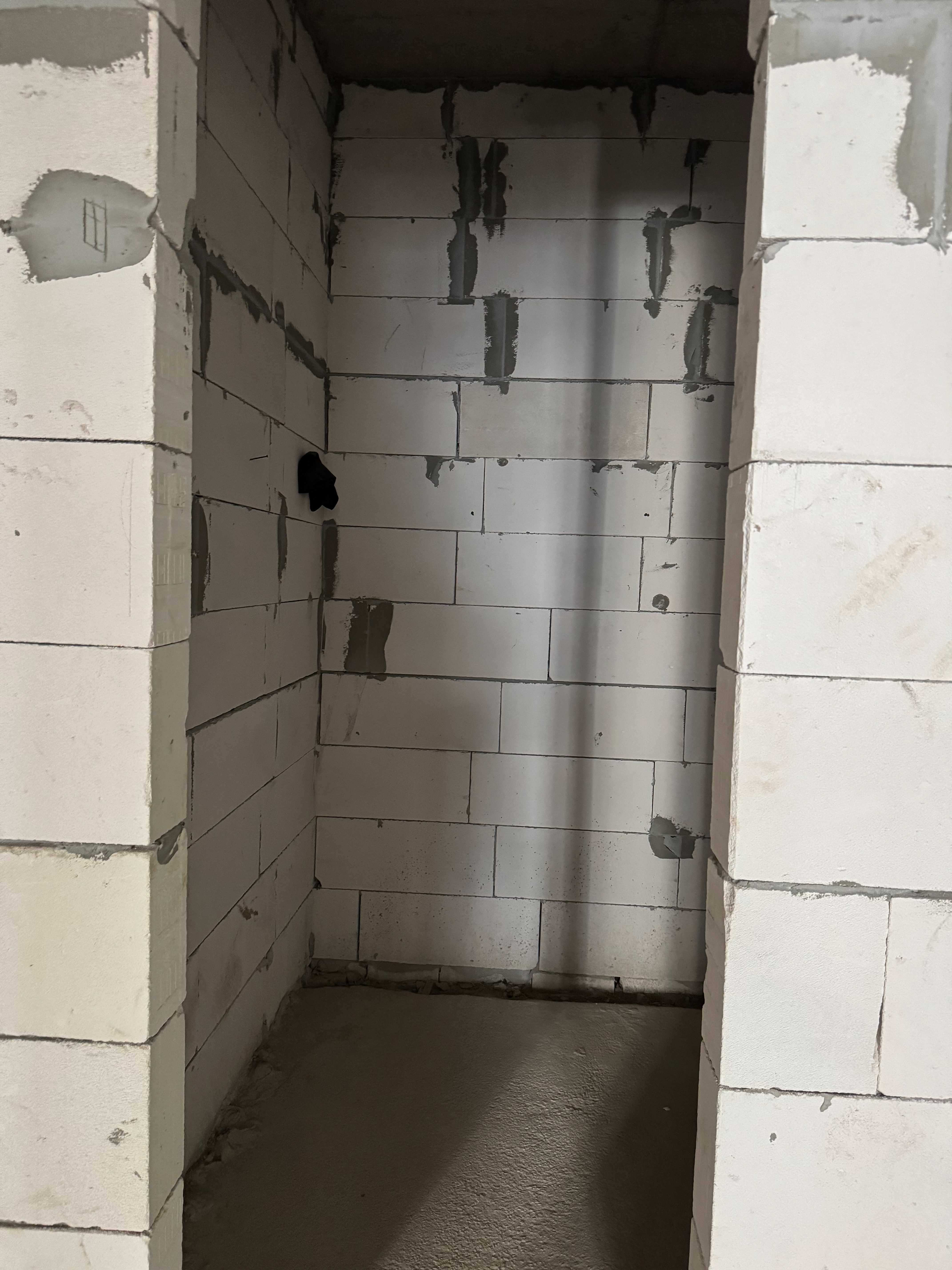 Продаётся 3-комнатная квартира, Юнусабад, ул. Коракул, 2/3 дом.
