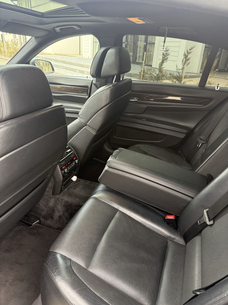 Bmw seria 7 F01