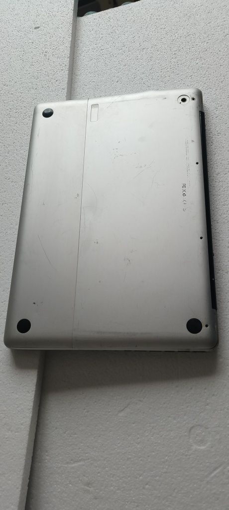 Laptop MacBook pro 15 inch fără hard disk