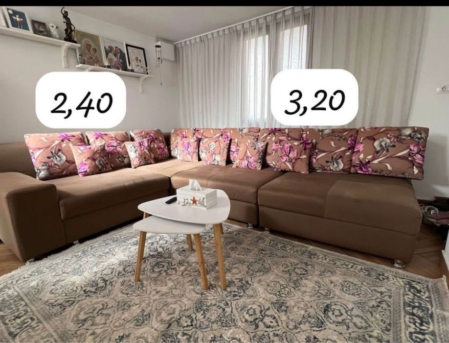 Coltar modular cu perne decorative
