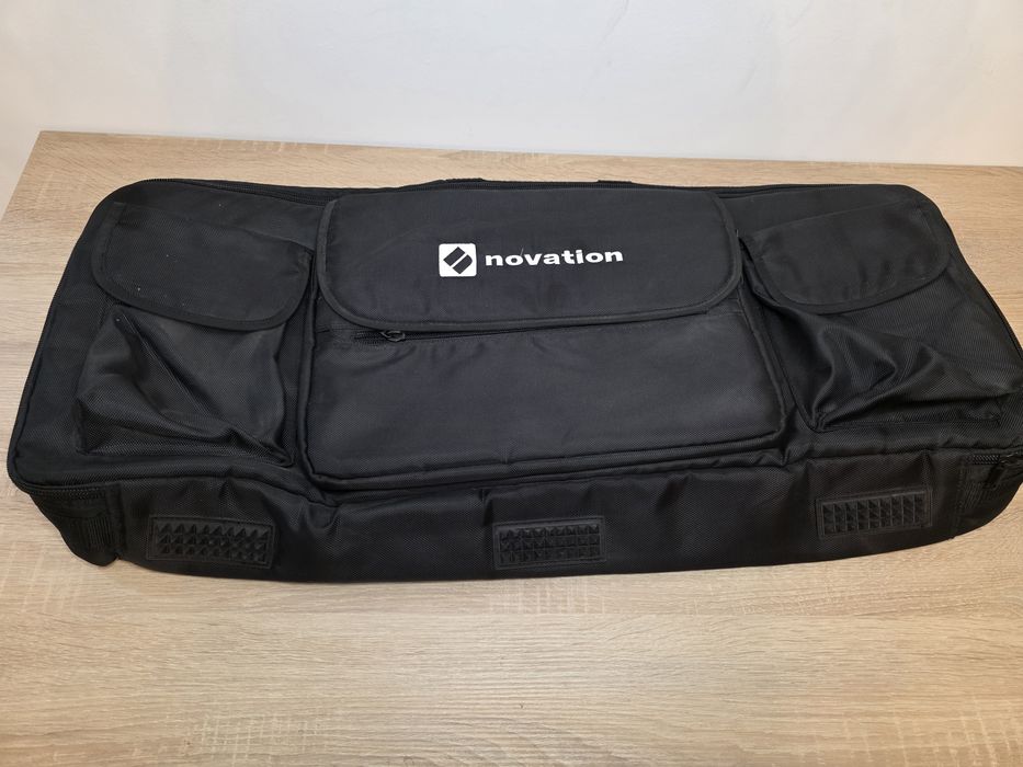 Controller Clapa midi Novation Launchkey 49 mk3