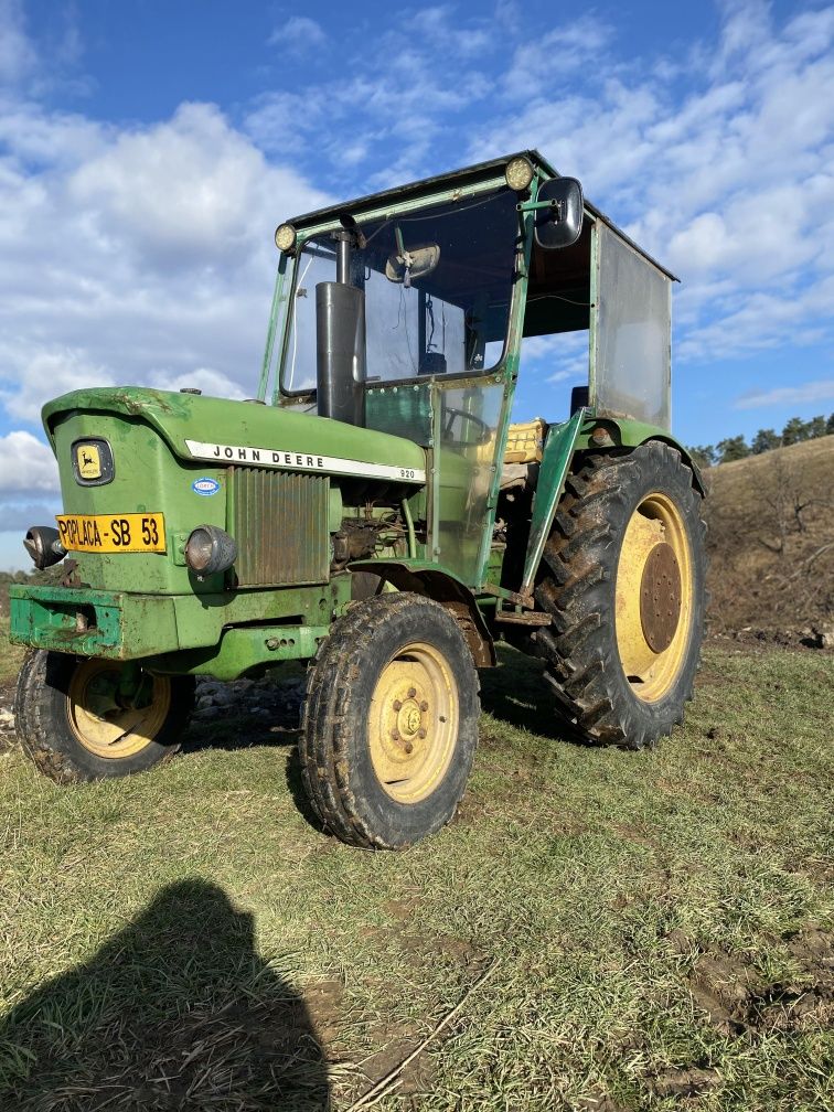 Vând tractor John deere