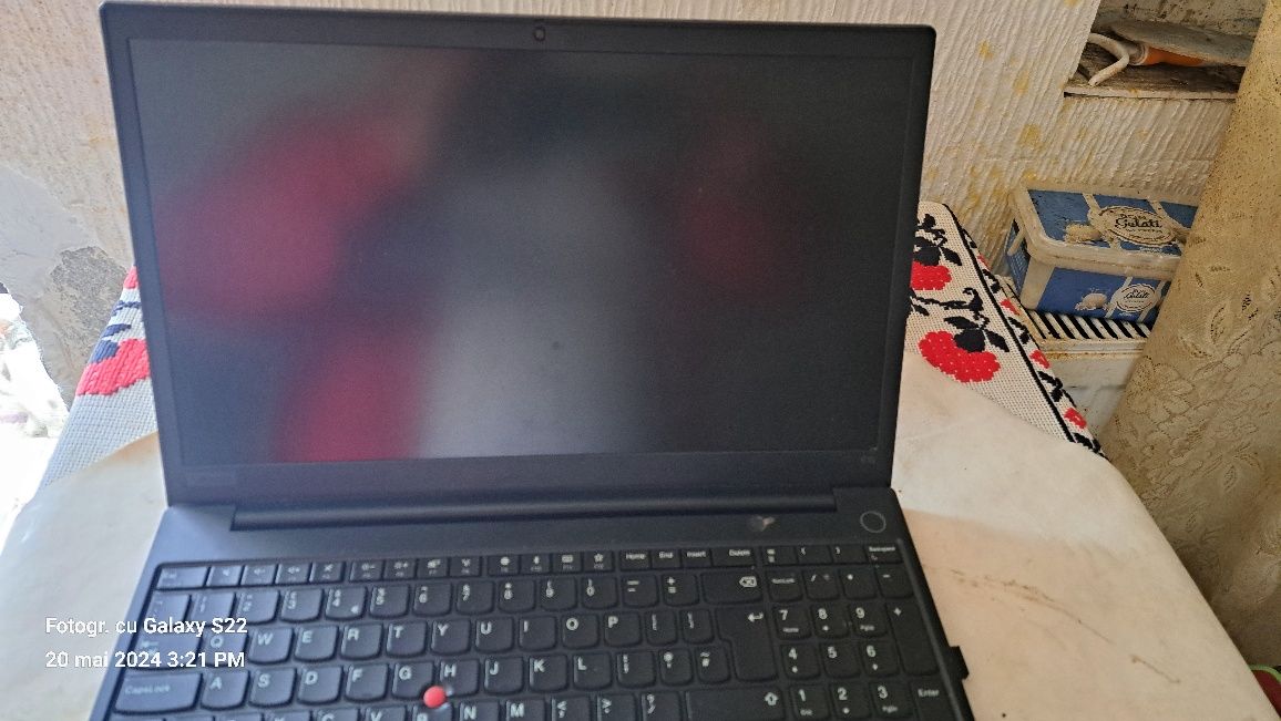 Laptop LENOVO E 15 in Garantie