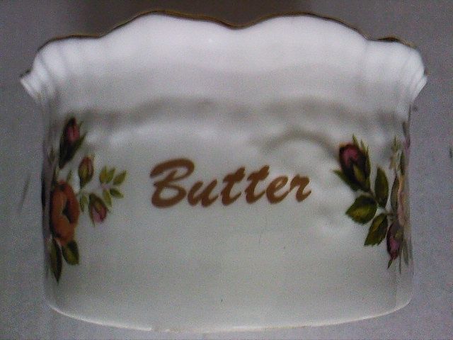 Untiera portelan fin vintage, model cu trandafiri, Crown, Anglia