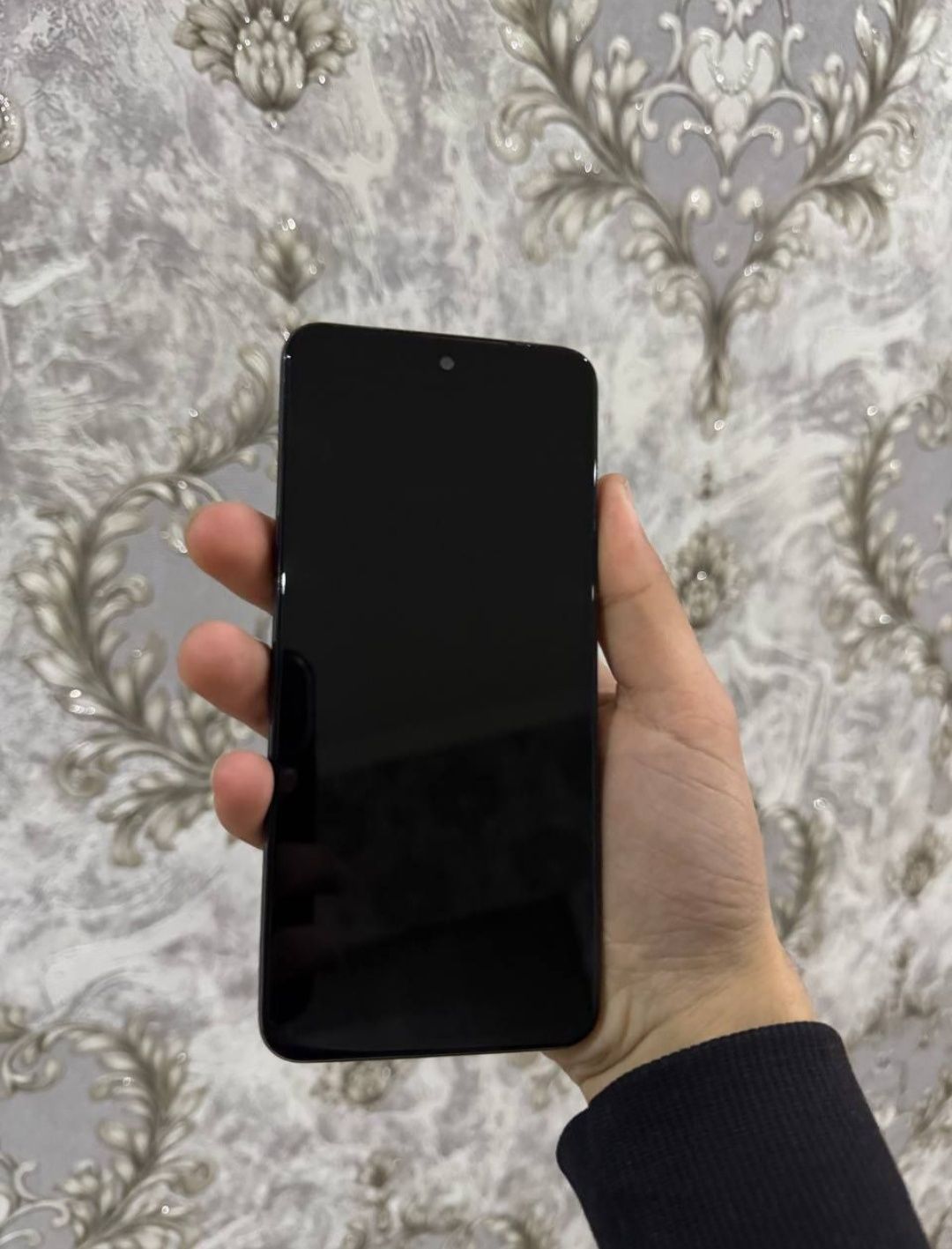 Redmi not 12s 256/16 umuman qotmaydi uyinlarda kar dok foll
