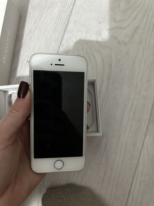Продам айфон 5s