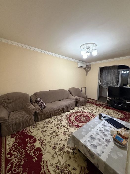 Чиланзар -8 орентир: Хасково 2³/3/4 чистая квартира, торец