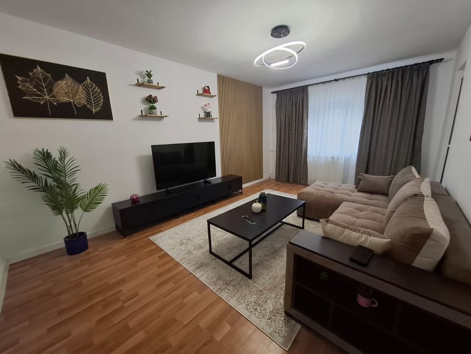 Chirie 2 camere Mall Electroputere/Lapusi Argeș