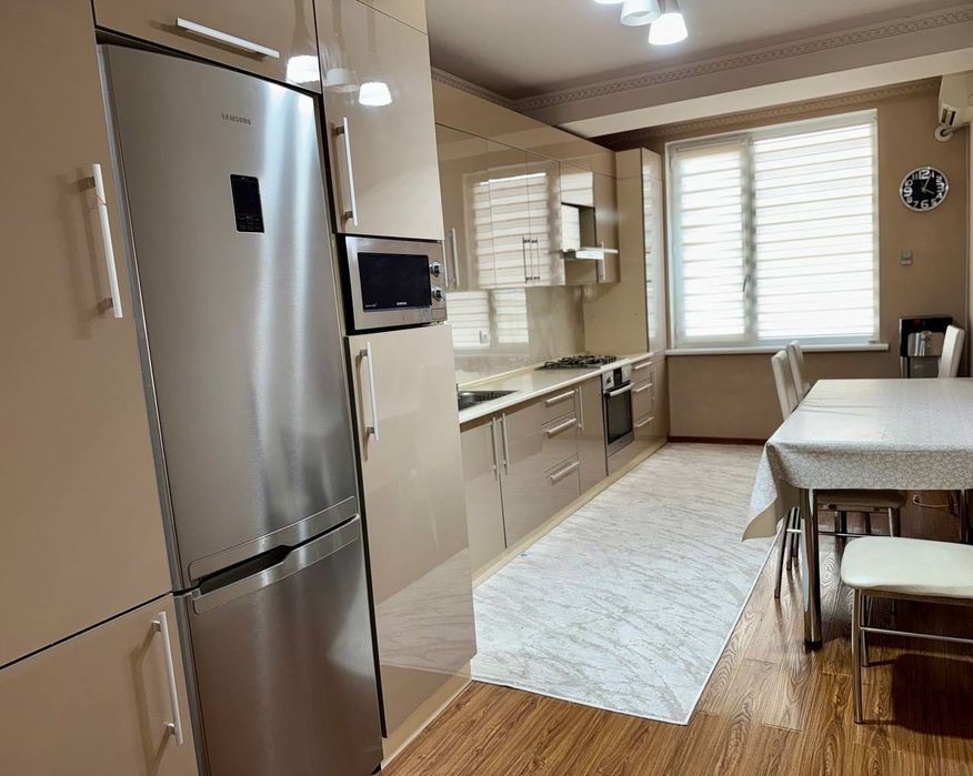 Алайски Ц5 район: Юунусобод
сдам новастройку комнаты 3