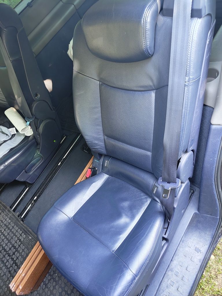 Dezmembrez Renault Espace