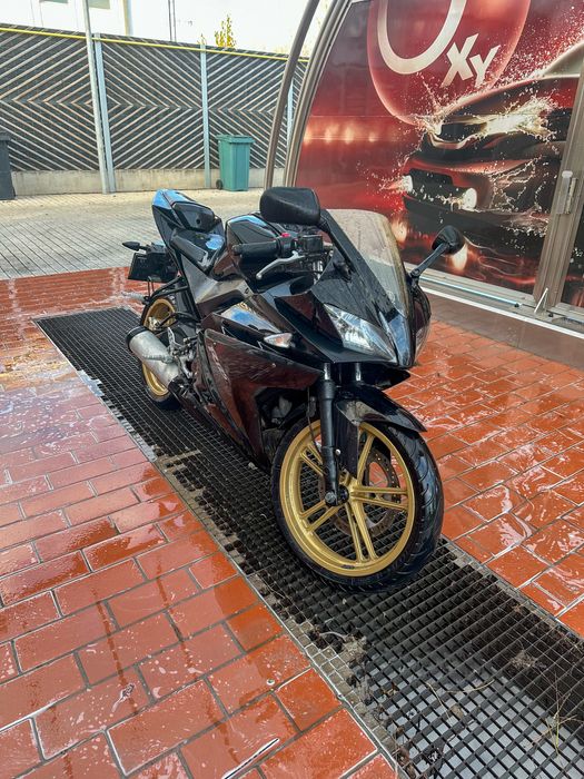 Yamaha YZF r125 (nu mt, cf moto, ktm)