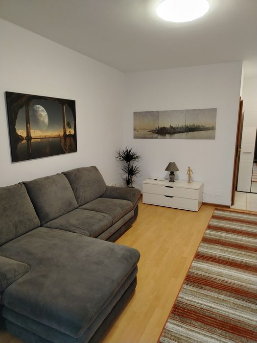 Particular închiriez Garsoniera 42 mp