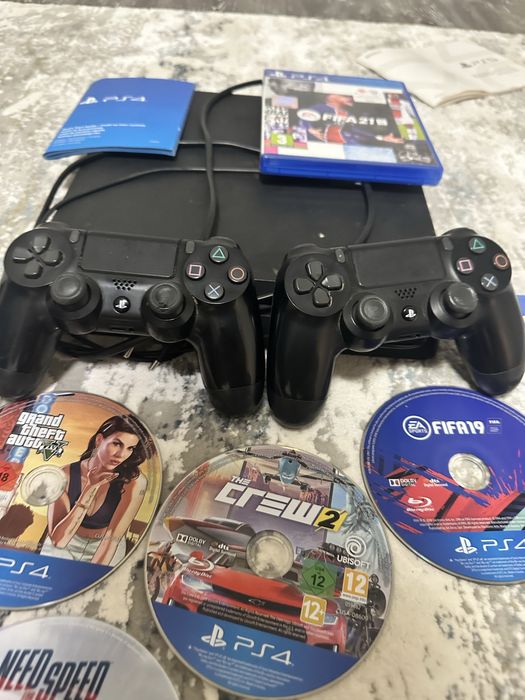 Vand PS4 slim 1T+jocurile din imagine+2 controllere